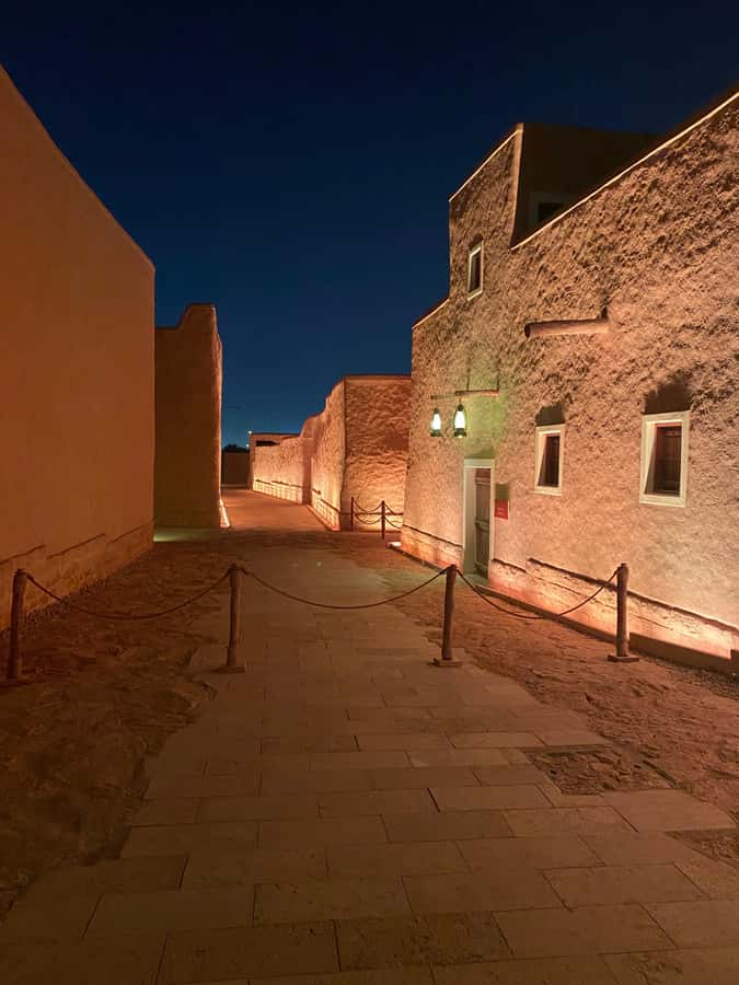 VIP Private Riyadh Experience with Saudi Meal & Pickup - Guide Experience: English and Arabic, Plus Real Q&A Time